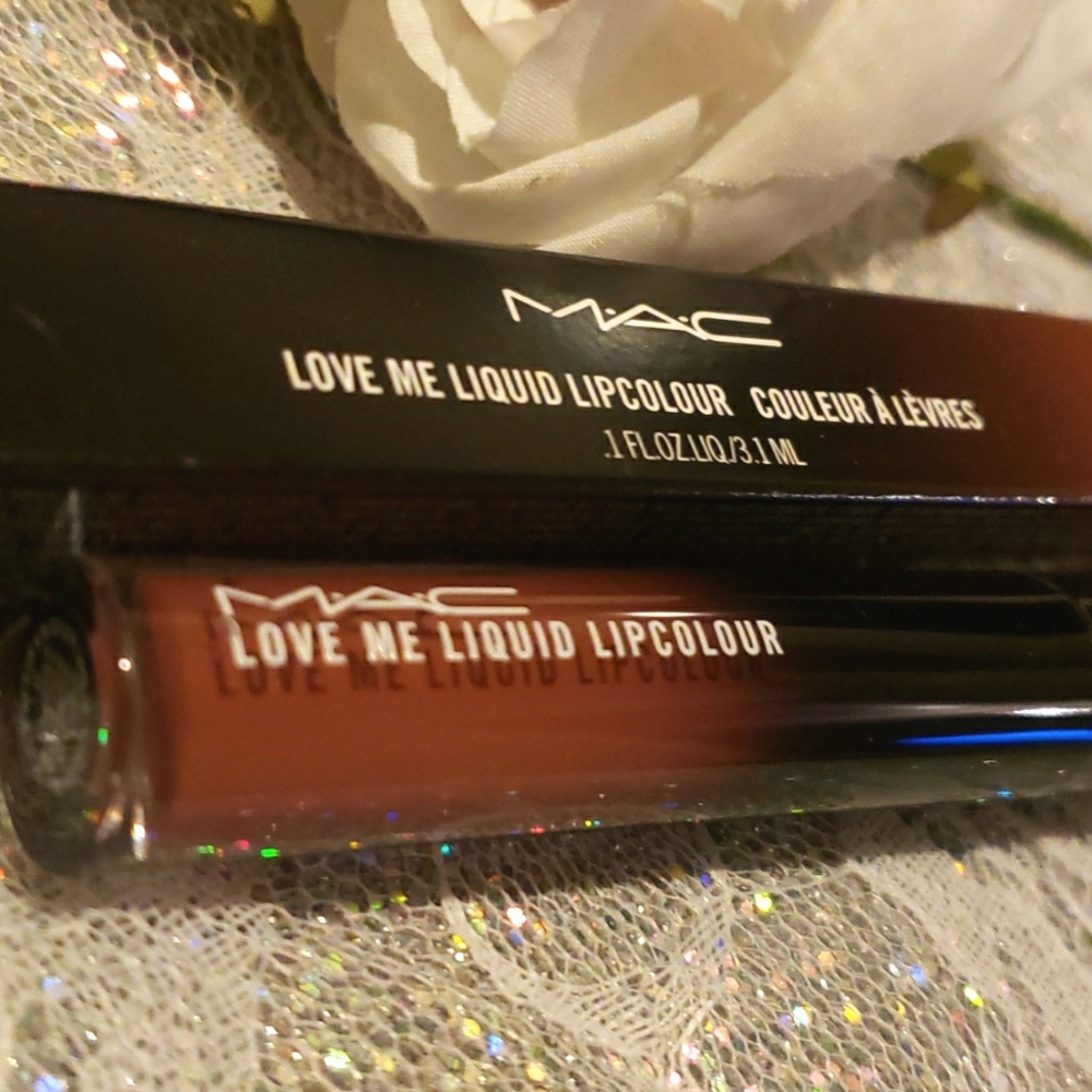 COFFEE AND CIGS MAC Cosmetics Love Me Liquid Lipcolour NWT - Picture 7 of 7